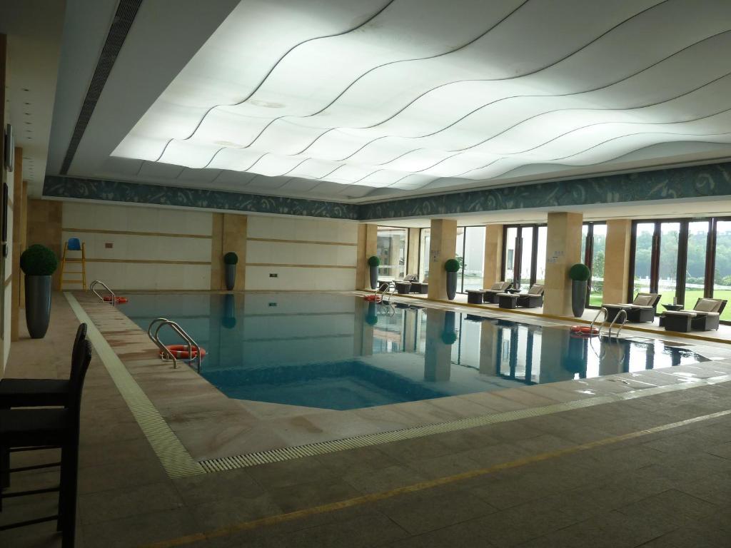 Ondine International Hotel Zhenjiang  Exterior photo